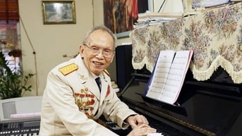 Câu chuyện âm nhạc: “Bác đang cùng chúng cháu hành quân”