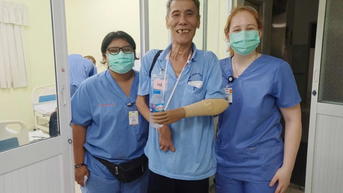 Tận tâm chữa lành người bệnh, người khuyết tật