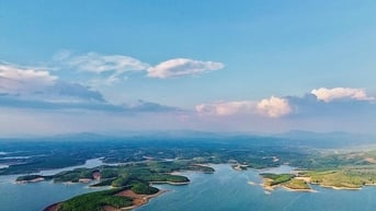 Hồ Plei Krông - “đóa hoa xanh” giữa đại ngàn