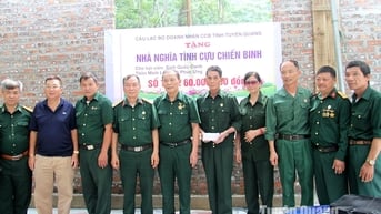 Trao Nhà nghĩa tình Cựu chiến binh xã Phúc Ứng