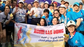 Gần 1.000 người làm báo tham gia giải chạy "Tự hào Thành phố tôi yêu", xác nhận kỷ lục Việt Nam