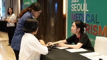 Hàn Quốc hút khách Việt nhờ âm nhạc, ẩm thực và... làm đẹp