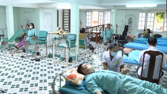 Quan tâm chăm sóc y tế, phục hồi chức năng cho người khuyết tật