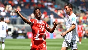 FIFA có tự tay phá nát giải đấu con cưng?