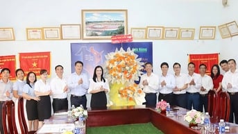 Lãnh đạo UBND tỉnh Đắk Nông thăm, chúc mừng các cơ quan báo chí