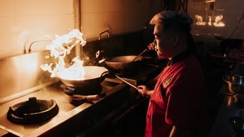 Ký sự “thâm nhập” bếp ăn đêm cho giới trẻ: Một quy trình không chệch nhịp