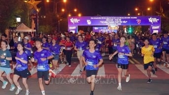 Hơn 5.000 người tham gia Giải đi bộ - chạy bộ 'Tự hào Thành phố tôi yêu'