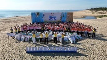 Gần 10.000 cán bộ, nhân Vingroup và cộng tác viên làm sạch bờ biển 28 tỉnh, thành