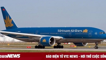 Máy bay Vietnam Airlines hạ cánh khẩn để cấp cứu hành khách
