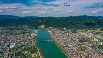 Ngắm thành phố ven sông, nơi đặt công trình thế kỷ 'chinh phục' Đà Giang
