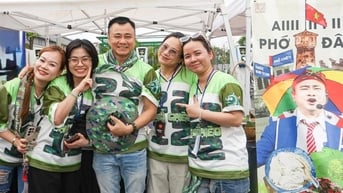 'Choáng' với kiểu cuồng thần tượng của fan Việt