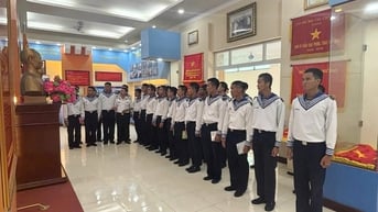 Lữ đoàn 954 giáo dục truyền thống cho chiến sĩ mới về đơn vị