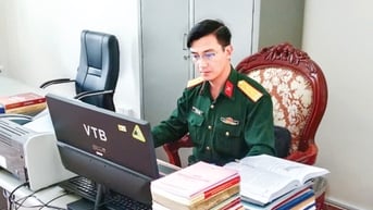 Theo dấu chân Bác trên bục giảng