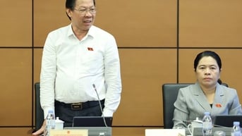 Miễn học phí: Đầu tư cho tương lai đất nước