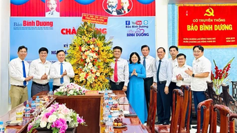 Đoàn lãnh đạo tỉnh thăm, chúc mừng các cơ quan báo chí nhân kỷ niệm 100 năm Ngày Báo chí Cách mạng Việt Nam