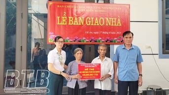 Kiến Xương trao nhà cho hộ nghèo, hộ cận nghèo tại xã Vũ An   