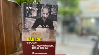 Báo chí trước hết phải phục vụ cách mạng, phục vụ nhân dân