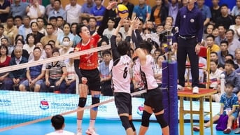 'Hot boy' cao 1,90 m làm thủ quân đội tuyển nam bóng chuyền Việt Nam