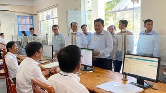Phó Chủ tịch UBND tỉnh An Giang Ngô Công Thức kiểm tra công tác chuẩn bị, vận hành hoạt động chính quyền địa phương 2 cấp tại huyện Châu Phú