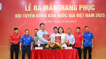 Đội tuyển bóng bàn Việt Nam ra mắt 'chiến bào' mới, tự tin hướng đến SEA Games 33