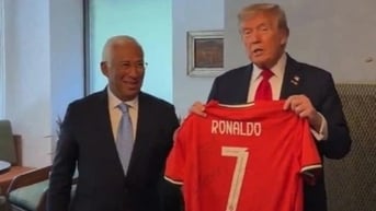 C.Ronaldo gửi quà, kèm theo lời nhắn nhủ đặc biệt với Tổng thống Trump