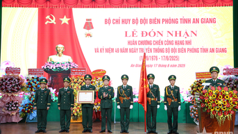 Bộ đội Biên phòng tỉnh An Giang đón nhận Huân chương Chiến công hạng Nhì