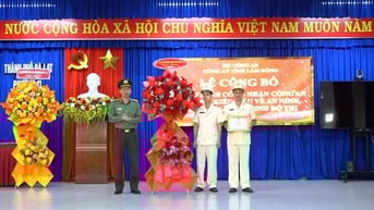 Công an phường 11, TP Đà Lạt đón nhận danh hiệu “Công an phường kiểu mẫu về an ninh, trật tự và văn minh đô thị”