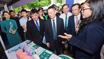 BIDV: Thanh toán không dùng tiền mặt 'cứu nguy' cho môi trường