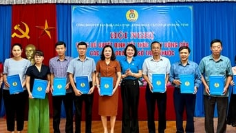 Giải thể 52 công đoàn cơ sở