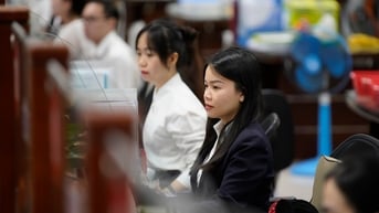 Nghỉ hưu trước tuổi do tinh giản biên chế có thể nhận hai khoản trợ cấp