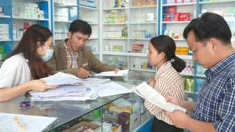 Tăng cường sự lãnh đạo của Đảng trong đấu tranh ngăn chặn, đẩy lùi buôn lậu, gian lận thương mại, hàng giả