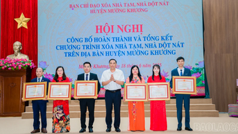 Huyện Mường Khương công bố hoàn thành và tổng kết chương trình xóa nhà tạm, nhà dột nát