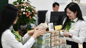 Người dân gửi gần 7,5 triệu tỷ vào ngân hàng
