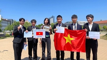2 học sinh Việt Nam giành Huy chương vàng Olympic vật lý châu Âu