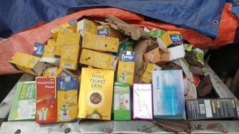 Phát hiện một lượng lớn thực phẩm chức năng bị đổ bỏ