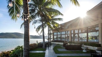 Cùng Traveloka gợi ý những resort đẳng cấp ở Nha Trang được yêu thích nhất