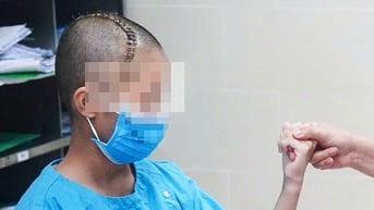Cháu bé 13 tuổi đột quỵ khi tập văn nghệ: Cảnh giác dấu hiệu dễ bỏ qua