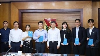 Gắn kết và nâng cao chất lượng cộng đồng du học sinh Việt Nam tại Anh