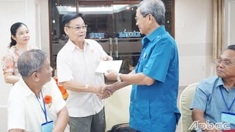 Tiền Giang: Đưa 30 cựu chiến binh tham quan Di tích nhà tù Phú Quốc