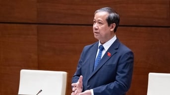 Bộ trưởng Giáo dục: Lương giáo viên chưa đủ sống dẫn đến dạy thêm