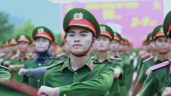 CBCS Công an nhân dân luyện rèn dưới nắng, chuẩn bị cho ngày đại lễ