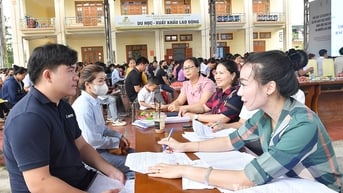 500 người lao động được tuyên truyền chính sách BHXH, BHTN và giới thiệu việc làm