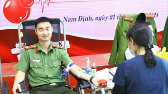 Thầm lặng lập chiến công
