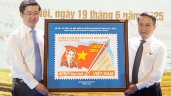 Phát hành bộ tem kỷ niệm 100 năm Báo chí cách mạng Việt Nam