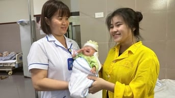 Chăm sóc, điều trị thành công bé trai bị non nặng 700 gram