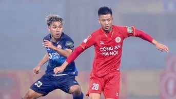 CLB Công An Hà Nội 'trói chân' Phan Văn Đức