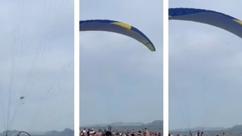 Dù lượn có động cơ gặp sự cố lao vào du khách trên bãi biển tại Quảng Ninh