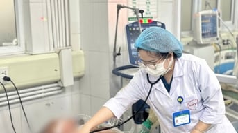 Người đàn ông suýt mất mạng vì mỗi ngày uống 500ml rượu