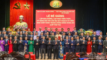 [Ảnh] Bế giảng lớp bồi dưỡng cán bộ quy hoạch Ủy viên Trung ương khóa XIV (lớp thứ 4)