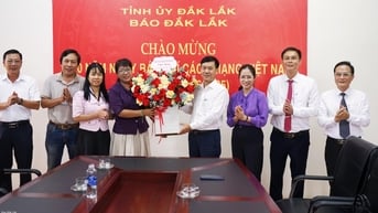 Các cơ quan, đơn vị thăm, chúc mừng Báo Đắk Lắk nhân Kỷ niệm 100 năm Ngày Báo chí Cách mạng Việt Nam